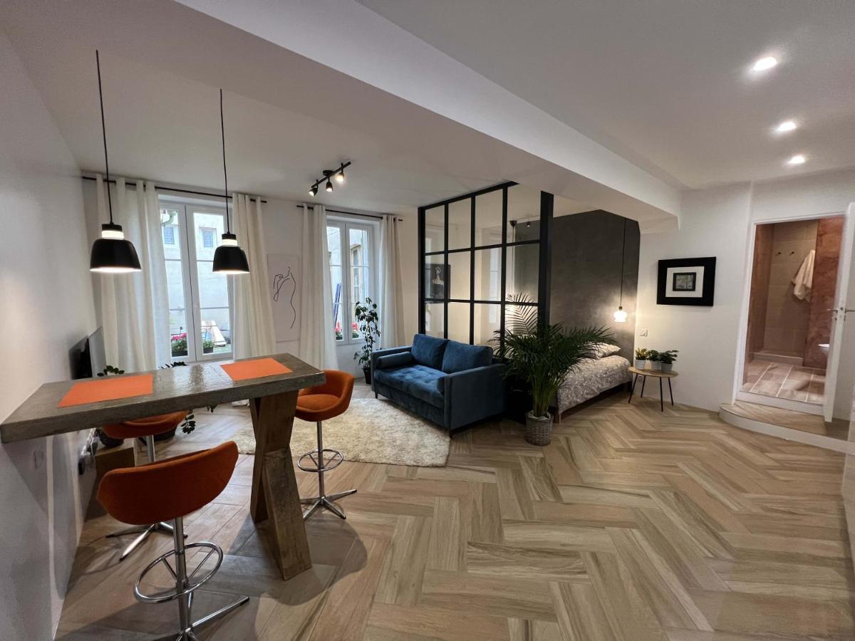 Bel Appartement Au Centre Du Vieux Joigny Exteriér fotografie